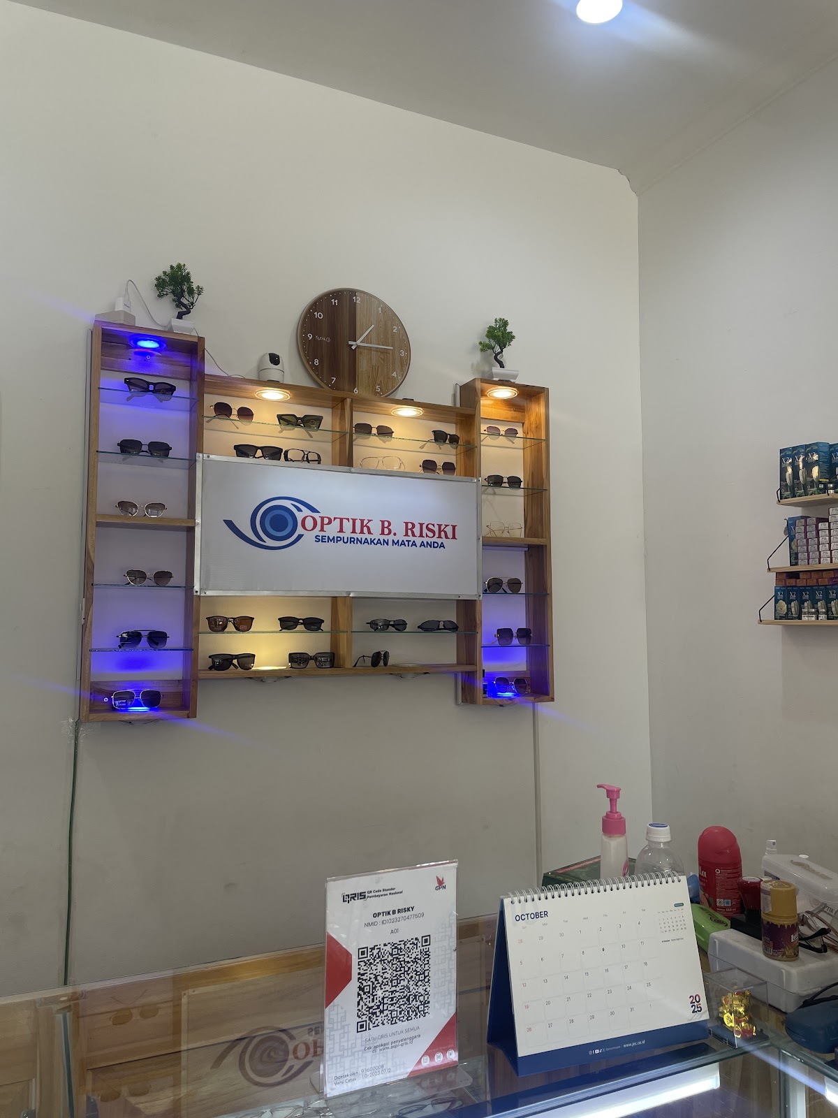 Optik B. Riski Makassar